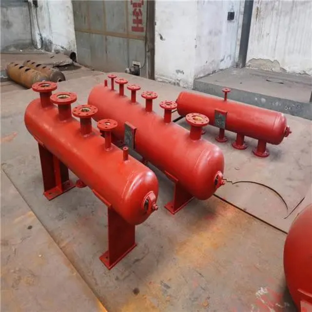 万柏林分集水器安装高度